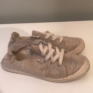 Womens low top shoes beige size 6.5